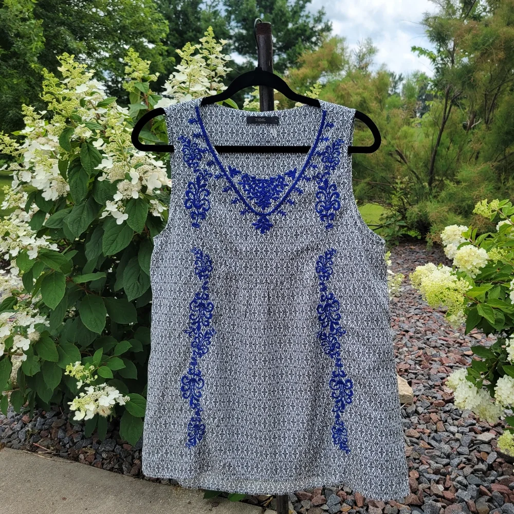 THML Black with Blue Embrodery Sleeveless Top Size L - Picture 8 of 13